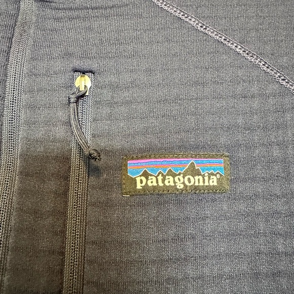 Patagonia women’s R1 fleece pullover navy women’s medium - Picture 2 of 4